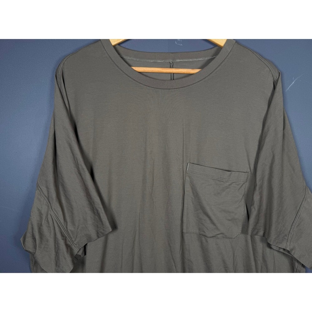 Lululemon Lab Mens XL Oversized Pocket T-Shirt Olive Drab Short Sleeve Tee